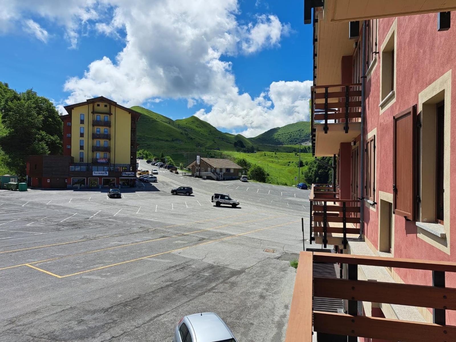 Zona Portici Apartment Прато Невозо Екстериор снимка